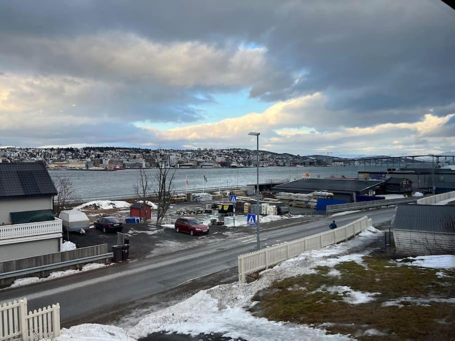 Sentralt Pa Fastlandet Og Gaavstand Til Alle Fasiliteter! Tromsdalen Экстерьер фото
