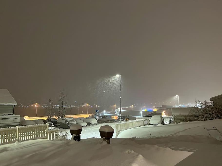 Sentralt Pa Fastlandet Og Gaavstand Til Alle Fasiliteter! Tromsdalen Экстерьер фото